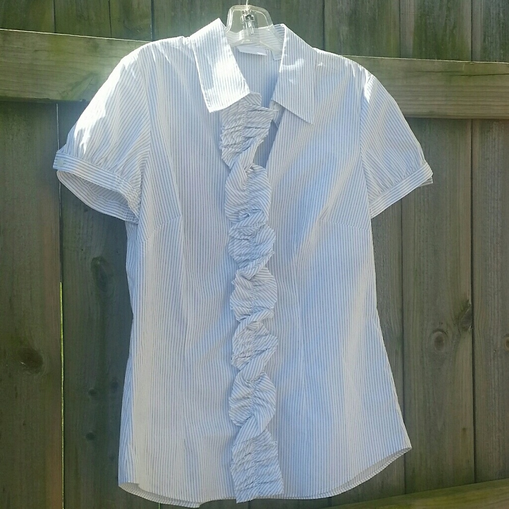 Striped, ruffled short-sleeved white dress shirt